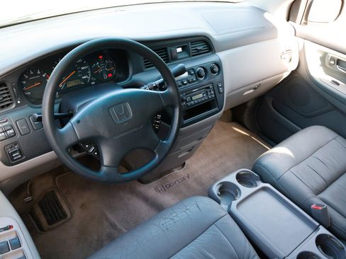 Used 2000 Honda Odyssey EX image 4