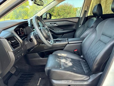 Used 2023 Nissan Rogue Platinum FWD image 22