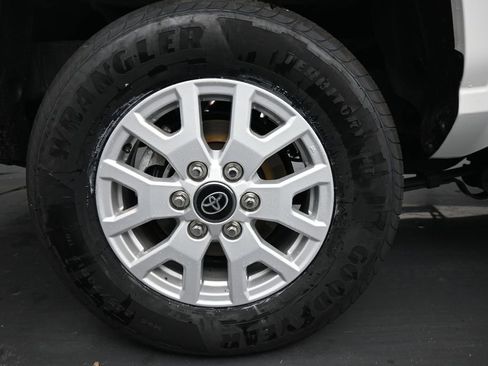 Used 2024 Toyota Tacoma SR AWD/4WD image 10