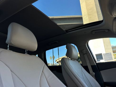 Used 2016 Lincoln MKX Reserve w/ Technology Package image 16