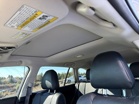 Used 2025 Subaru Outback Limited AWD/4WD image 17