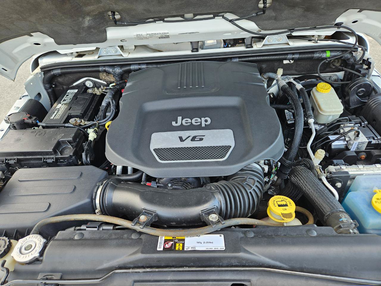 Used 2015 Jeep Wrangler Sahara w/ Dual Top Group AWD/4WD image 23