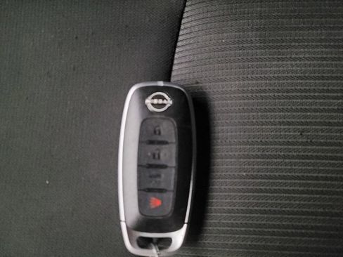 Used 2025 Nissan Sentra SV FWD image 32