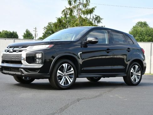 Used 2024 Mitsubishi Outlander Sport SE AWD/4WD image 3