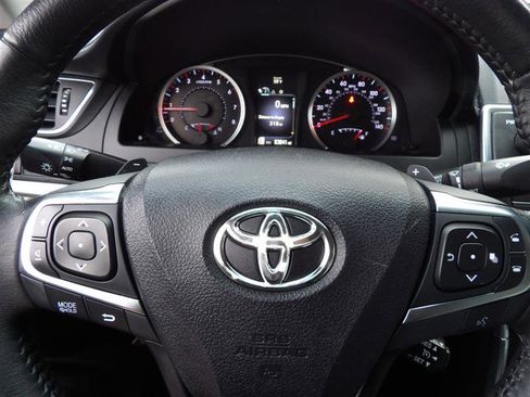 Used 2017 Toyota Camry SE image 24