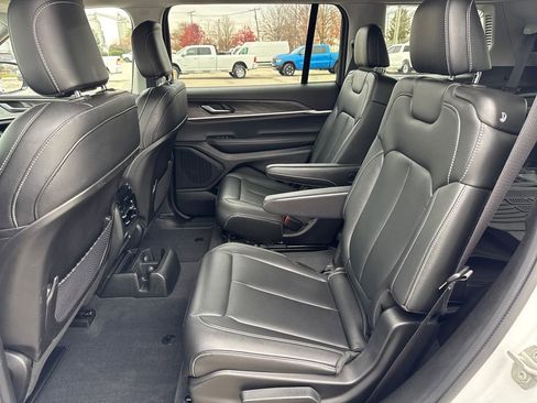 Certified 2023 Jeep Grand Cherokee L Limited image 32