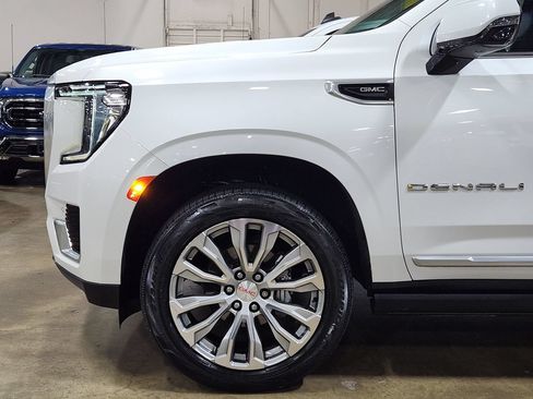 Used 2021 GMC Yukon Denali w/ Denali Ultimate Package AWD/4WD image 5
