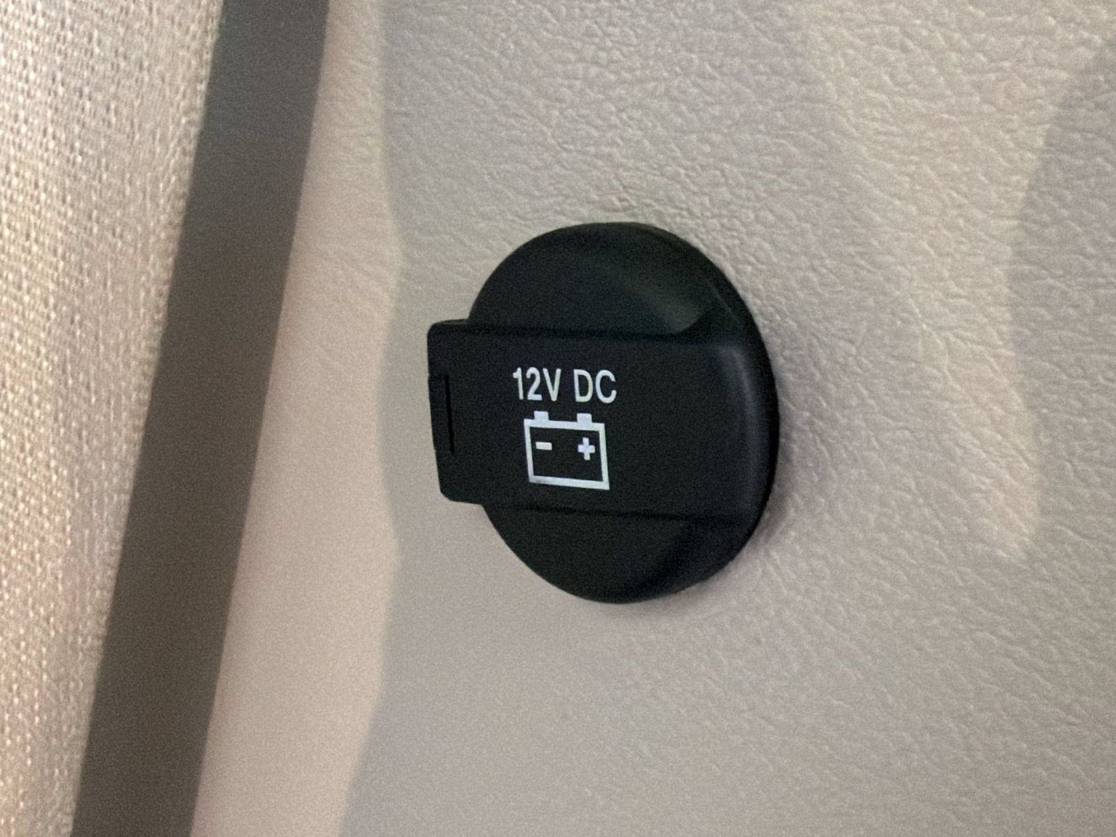 Used 2021 Chrysler Pacifica Touring-L w/ Uconnect Theater Family Group FWD image 19