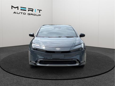Used 2024 Toyota Prius XLE FWD image 3