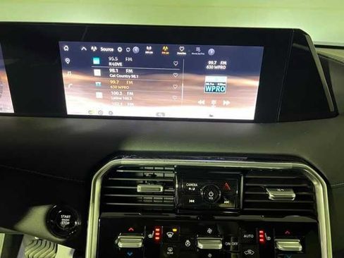 New 2025 Nissan Armada SL image 8