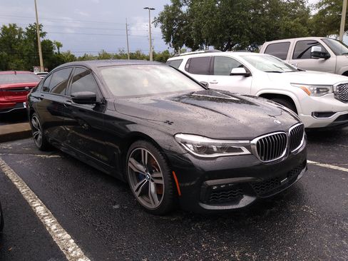 Used 2019 BMW 750i w/ Executive Package RWD image 2