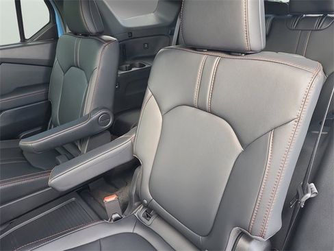 Used 2025 Honda Pilot TrailSport image 16