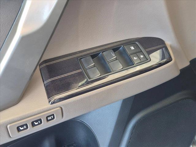 Used 2020 Lexus GX 460 Premium w/ Premium Package AWD/4WD image 13