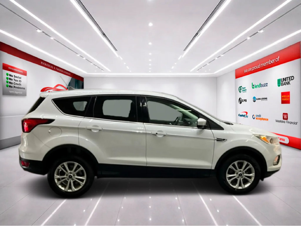 Used 2019 Ford Escape SE AWD/4WD image 9