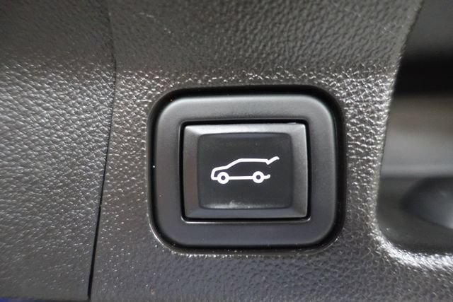 Used 2023 GMC Acadia SLE w/ Driver Convenience Package FWD image 22
