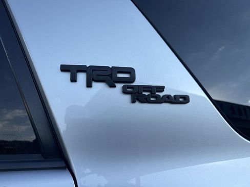 Used 2021 Toyota 4Runner TRD Off-Road Premium w/ Moonroof Package AWD/4WD image 7