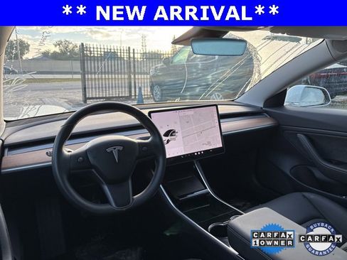 Used 2019 Tesla Model 3 Standard Range Plus image 13