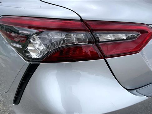 Certified 2022 Toyota Camry XSE FWD image 28