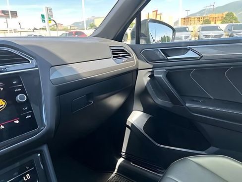 Used 2022 Volkswagen Tiguan SE R-Line AWD/4WD image 37