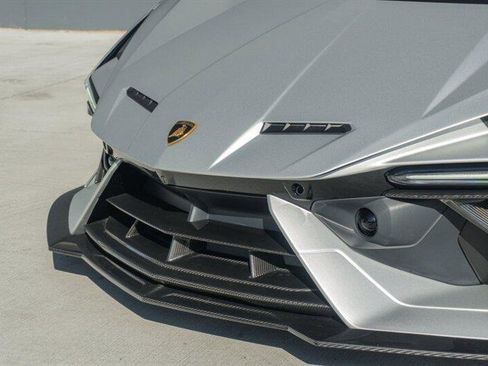 Used 2024 Lamborghini Revuelto image 26