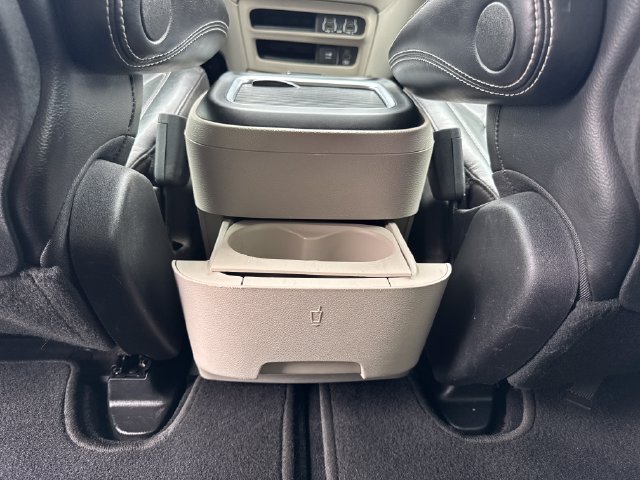 Used 2022 Chrysler Pacifica Touring-L FWD image 30