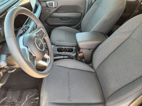 Certified 2025 Jeep Wrangler Sahara w/ Safety Group image 22