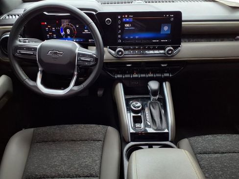 Used 2024 Chevrolet Colorado ZR2 w/ Technology Package image 12