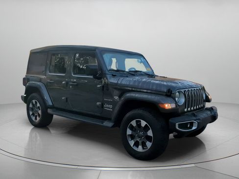Used 2022 Jeep Wrangler Unlimited Sahara AWD/4WD image 36
