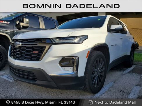 Used 2022 Chevrolet Traverse RS image 2