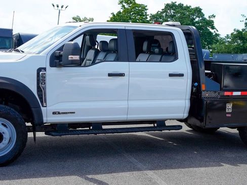 Used 2024 Ford F550 4x4 Crew Cab Super Duty image 3