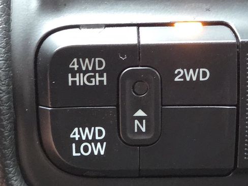 Used 2024 RAM 2500 Laramie w/ Safety Group AWD/4WD image 31