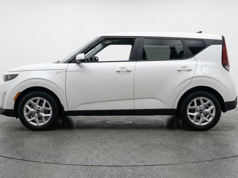 Used 2025 Kia Soul LX w/ LX Technology Package FWD image 5
