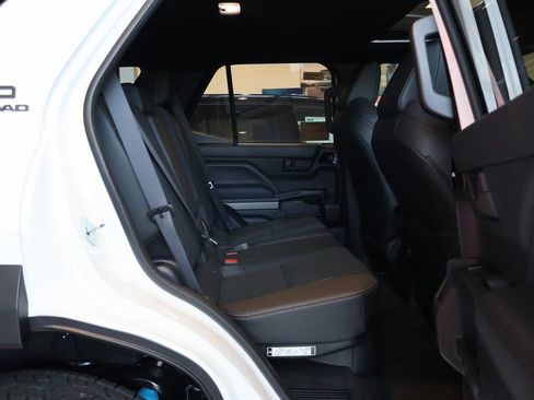 Used 2026 Toyota 4Runner TRD Off-Road Premium AWD/4WD image 9