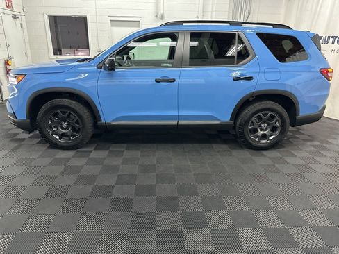 Used 2024 Honda Pilot TrailSport image 6