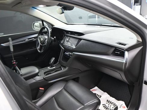 Used 2019 Cadillac XT5 Luxury FWD image 6