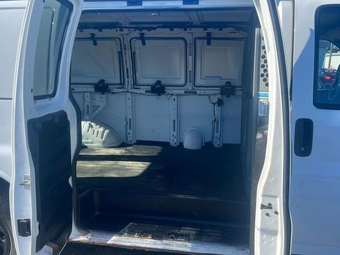 Used 2013 Chevrolet Express 1500 AWD image 9