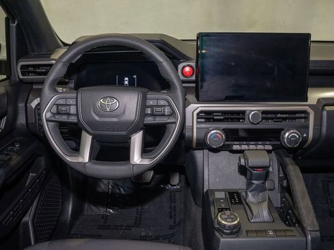 Used 2025 Toyota Tacoma TRD Off-Road image 6