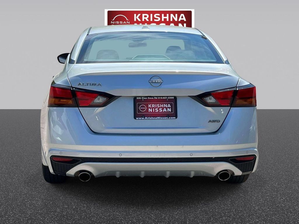 Used 2024 Nissan Altima 2.5 SV w/ SV Premium Package AWD/4WD image 7