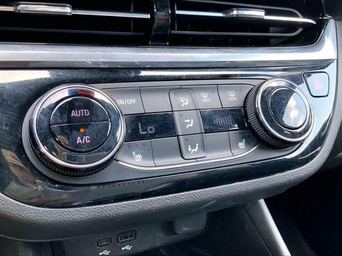 Used 2024 Buick Envista Sport Touring w/ Convenience I Package FWD image 29