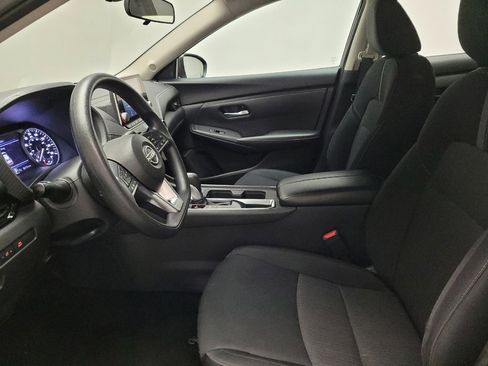 Used 2024 Nissan Sentra SV FWD image 17