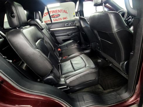 Used 2018 Ford Explorer XLT w/ Equipment Group 202A image 16