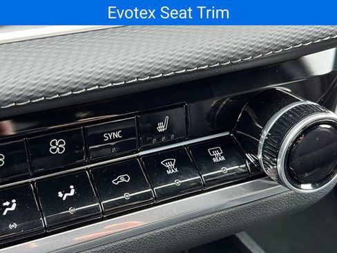 New 2026 Chevrolet Equinox LT w/ Convenience Package II image 24