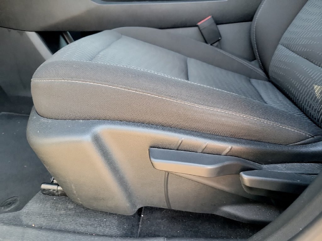 Used 2025 Chevrolet Equinox LT AWD/4WD image 12