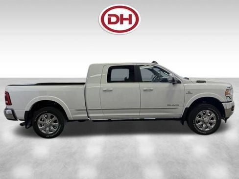 Used 2022 RAM 2500 Limited AWD/4WD image 2