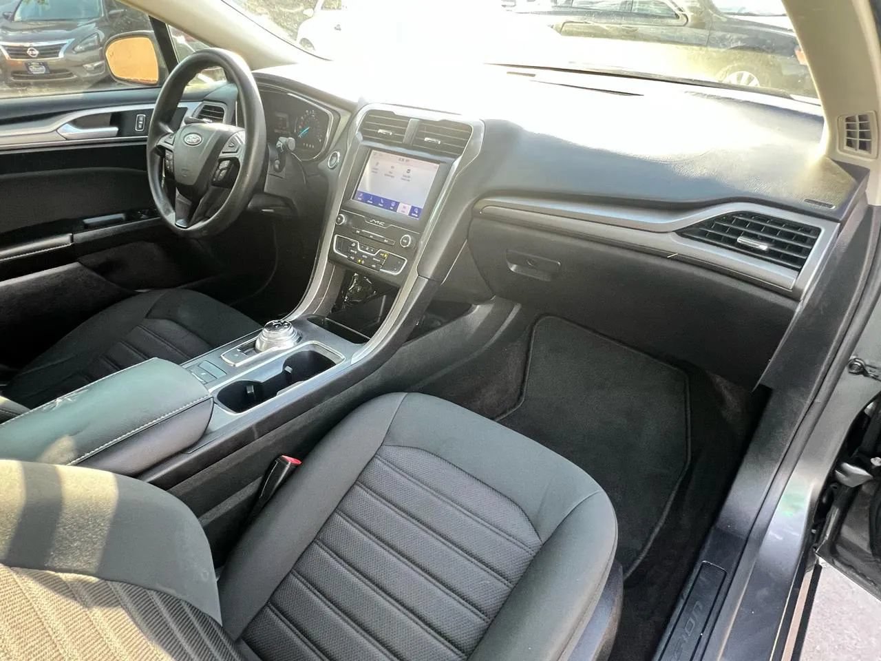 Used 2020 Ford Fusion SE FWD image 27