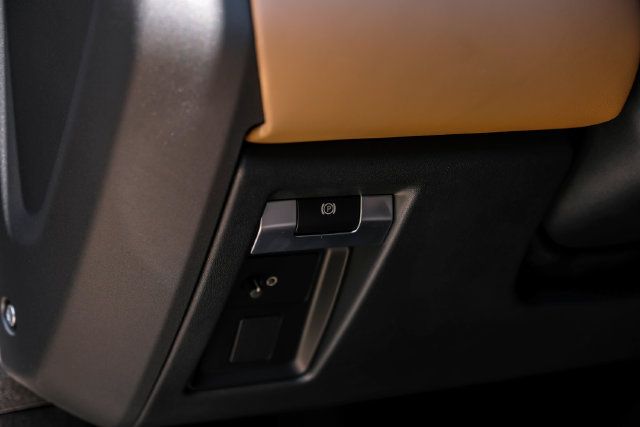 New 2026 Land Rover Defender 110 X AWD/4WD image 38