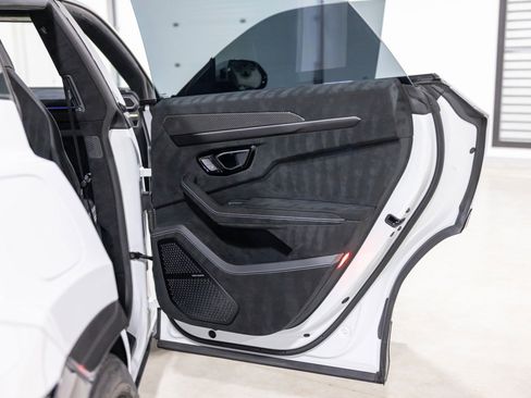 Used 2023 Lamborghini Urus Performante image 33