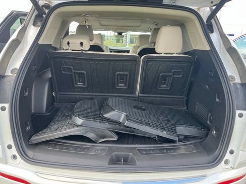 Used 2022 Buick Enclave Avenir w/ LPO, Floor Liner Package AWD/4WD image 5