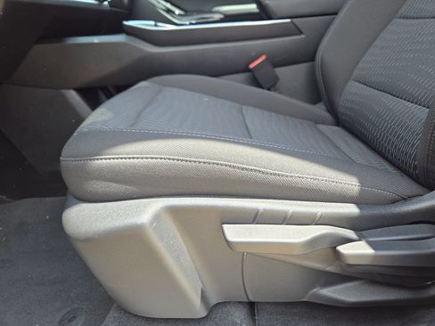 Used 2026 Chevrolet Equinox LT FWD image 19