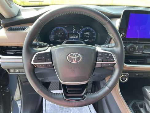 Certified 2025 Toyota Grand Highlander AWD image 15